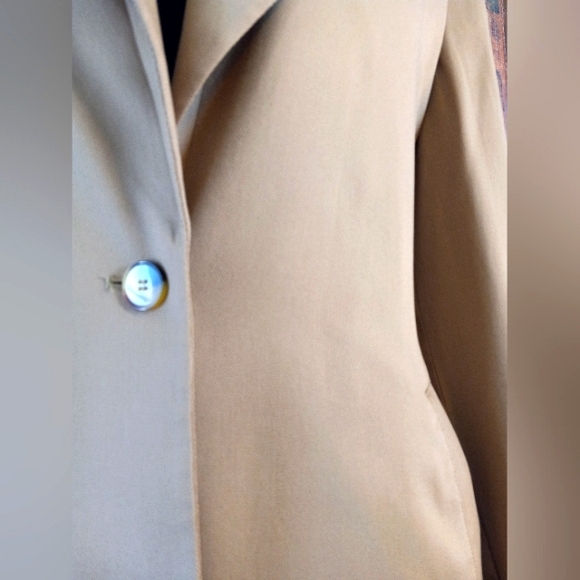 Soft Surroundings Town & Country Tan Trench Coat Pleated Back Detail Size M - Picture 5 of 13